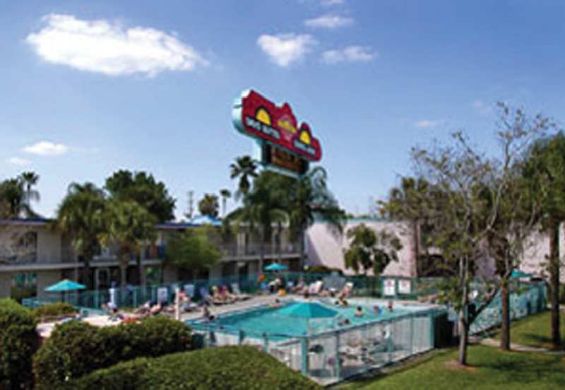 Hotel Celebration Suites