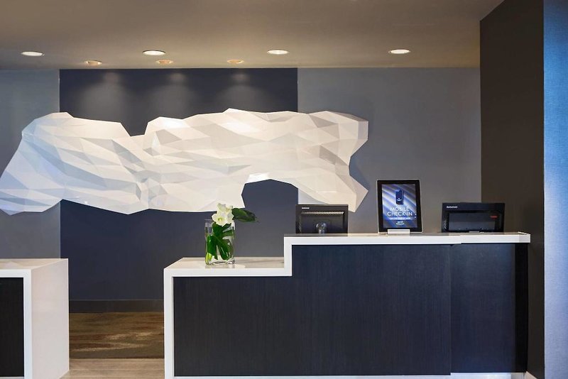 Hotel Renaissance Suites Chicago O'hare