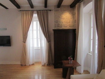 Olea Apartments And Rooms