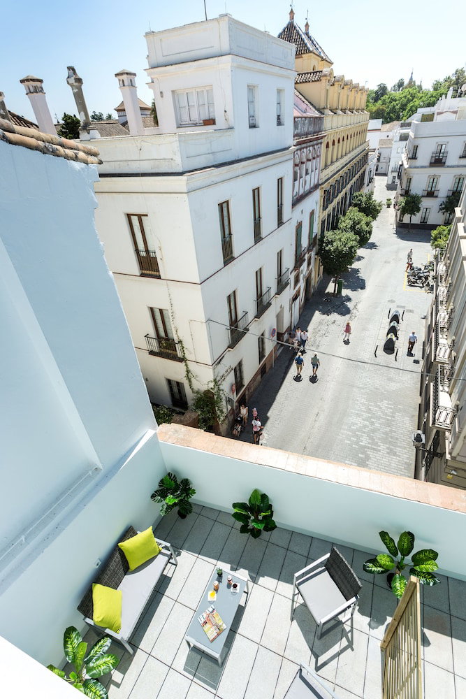 Hotel La Puerta De Palacio