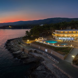 Hotel Fontana Bayside Park cazare Jelsa