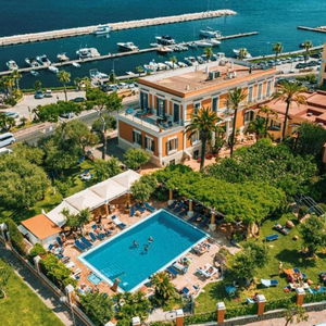 Hotel Villa Svizzera Terme cazare Lacco Ameno