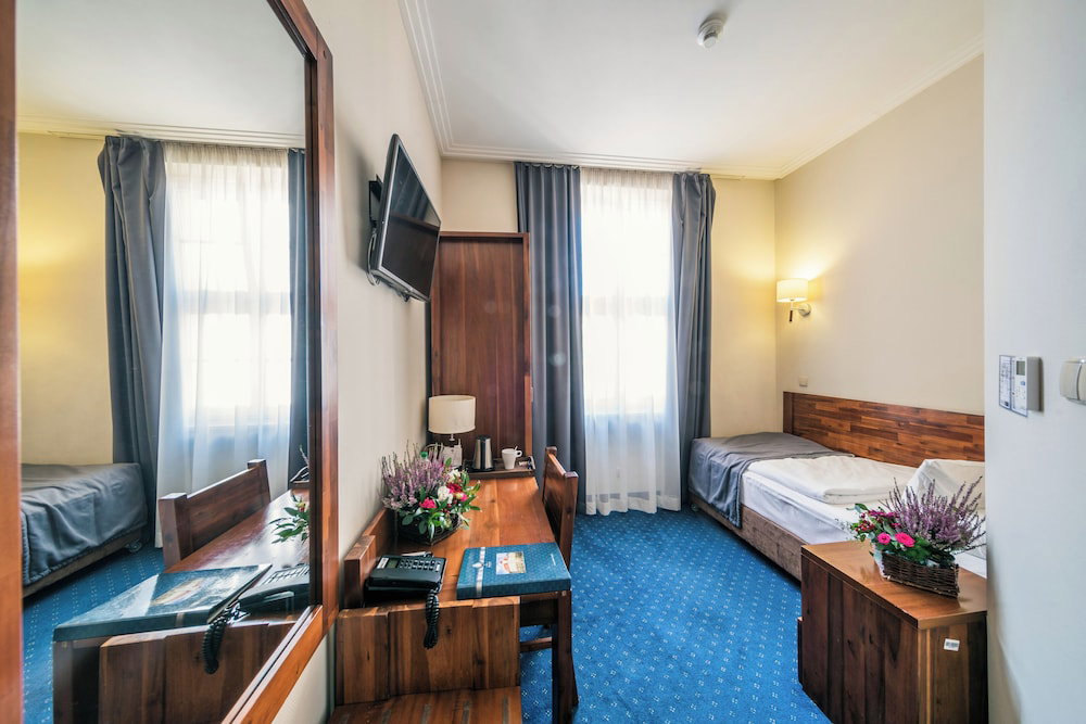 Hotel Dw Piast Hostel