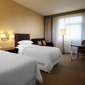 Hotel Sheraton Poznan Hotel cazare Poznan