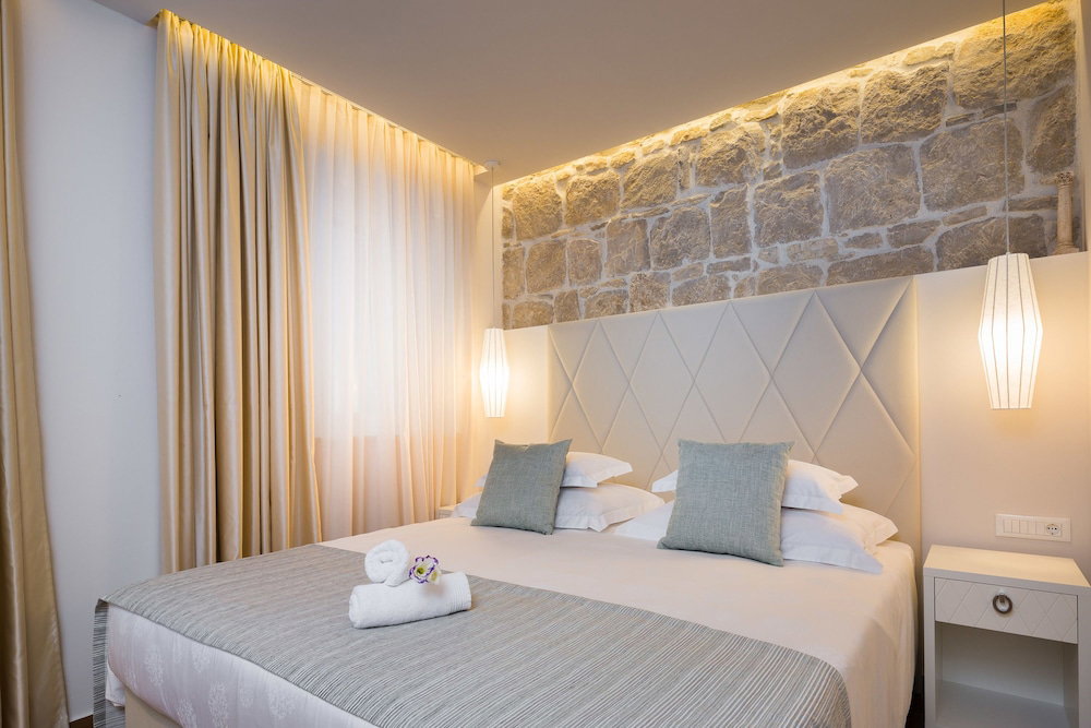 Balatura The Fine Bed & Breakfast