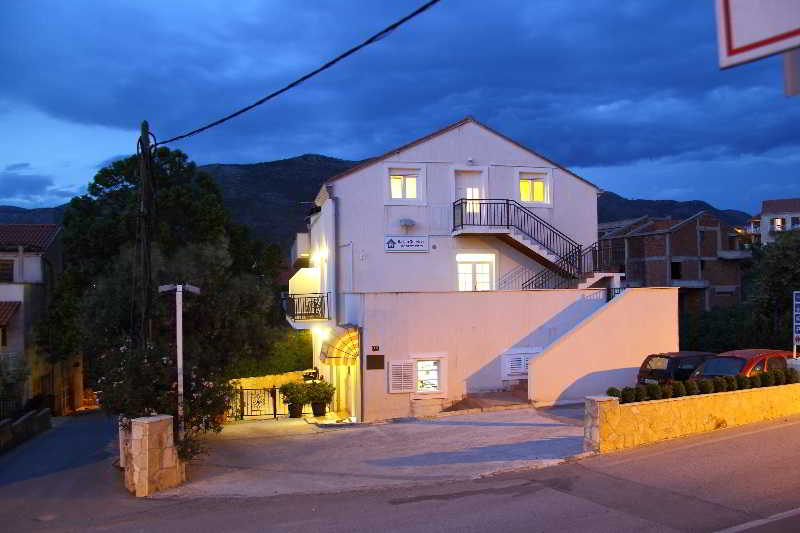 Hotel Bacan Serviced Apartments