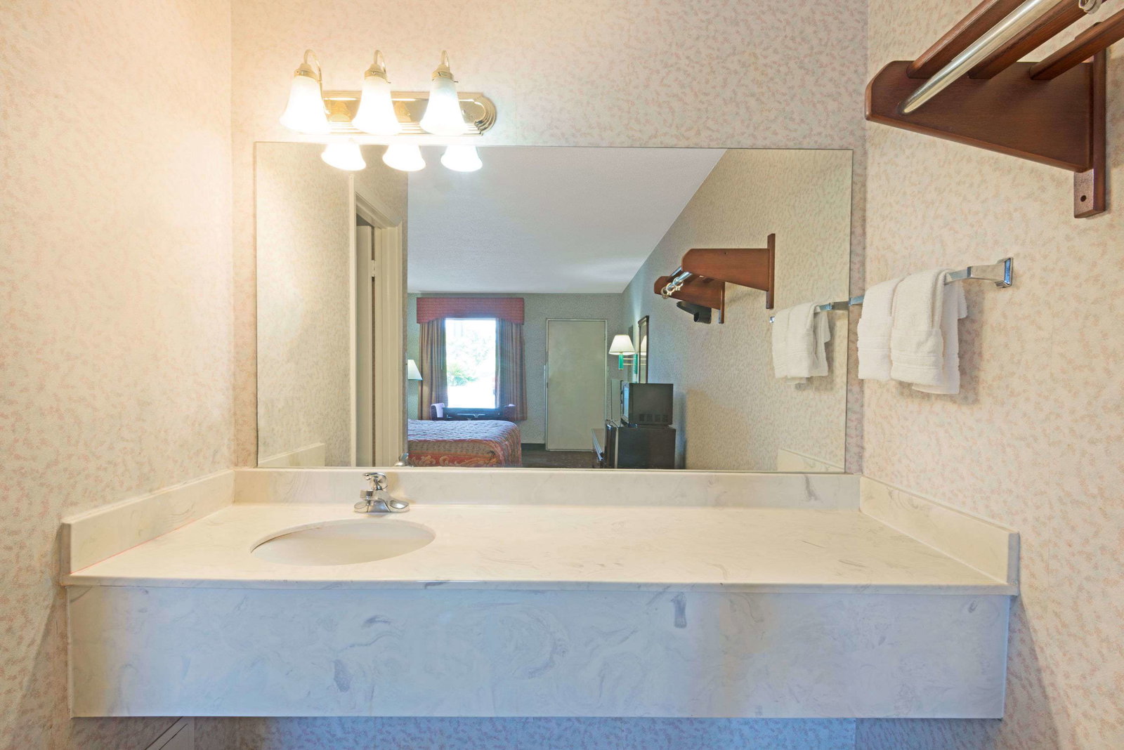 Days Inn By Wyndham Greenville