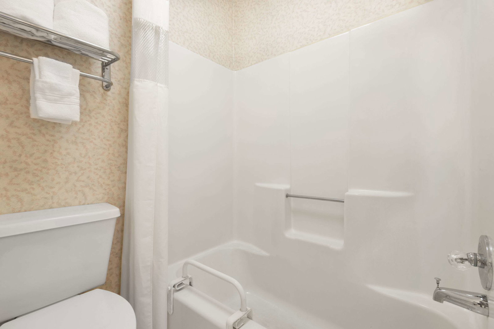 Days Inn By Wyndham Greenville