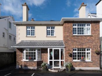 Hotel Four Seasons B&B