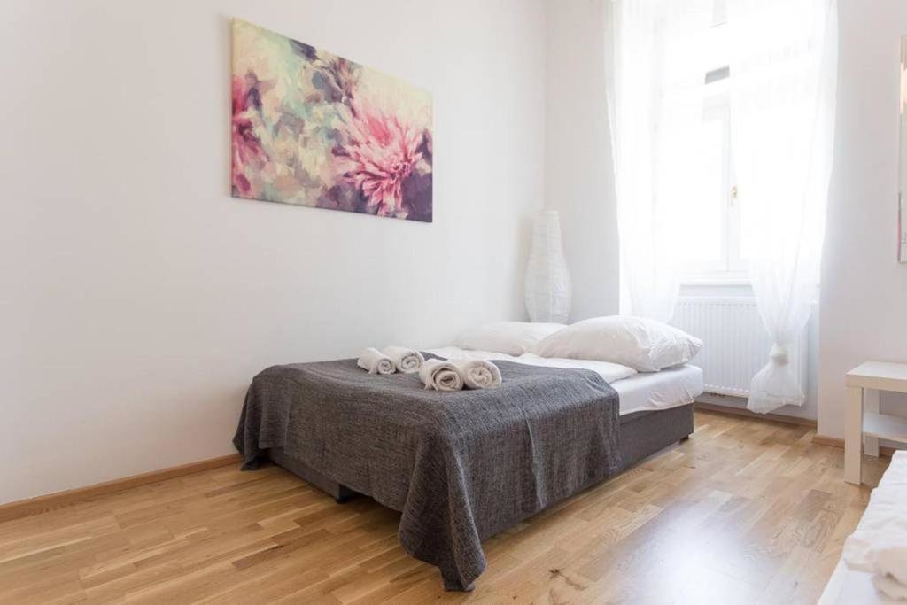 Spacious Vienna Central Station Residence