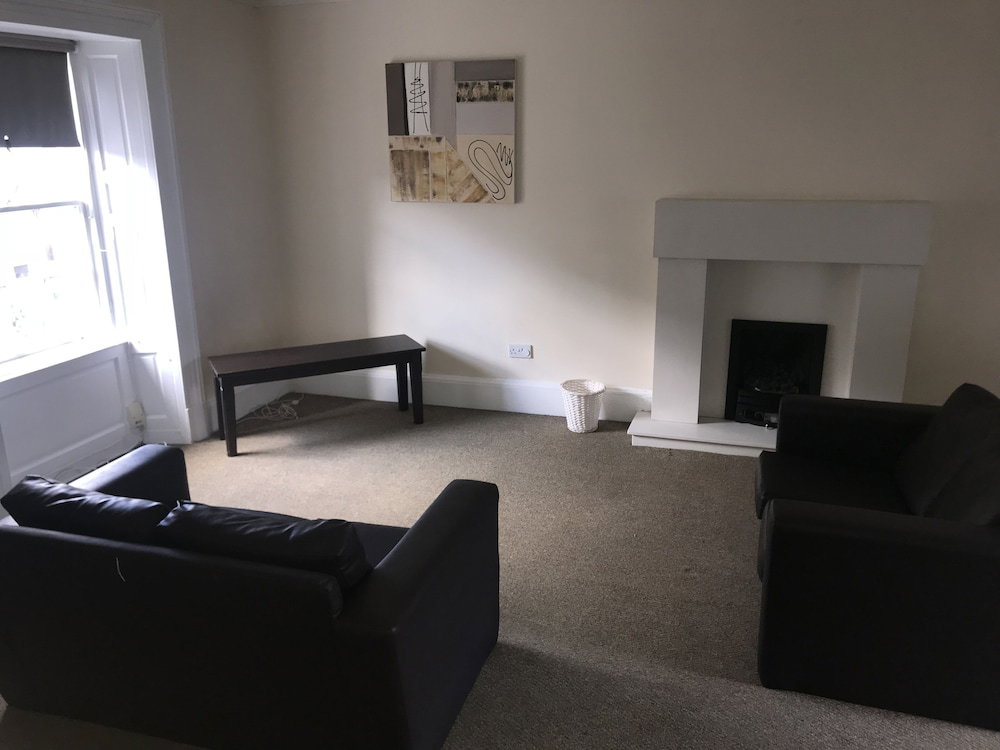 Smithyends Apartment