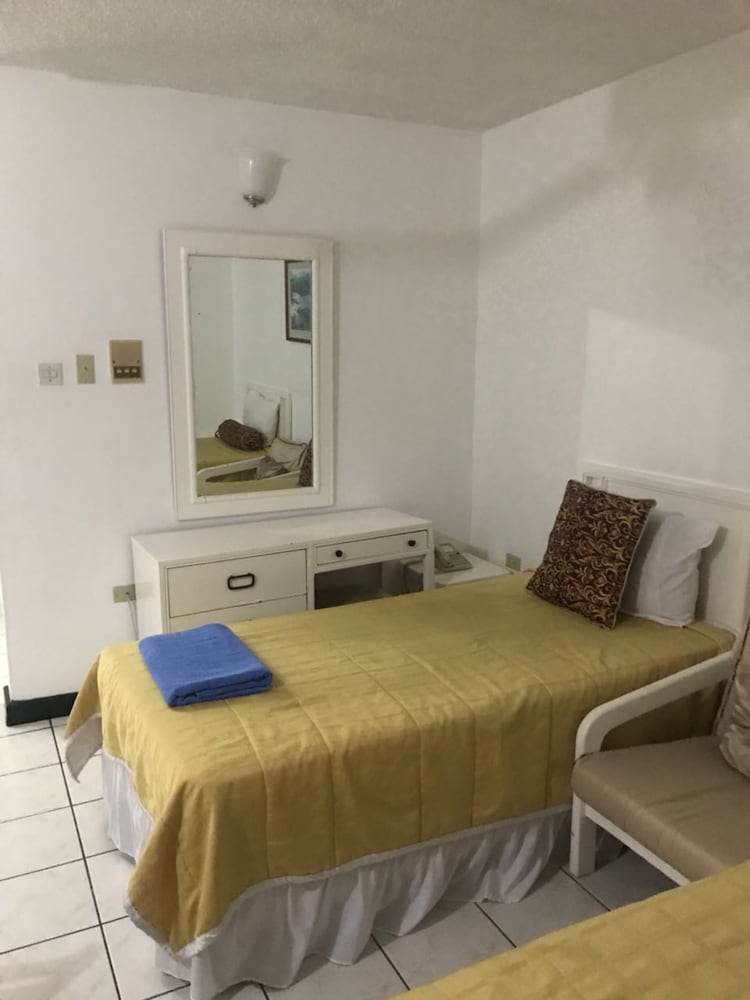 Ocho Rios Beach Apt At Sandcastles