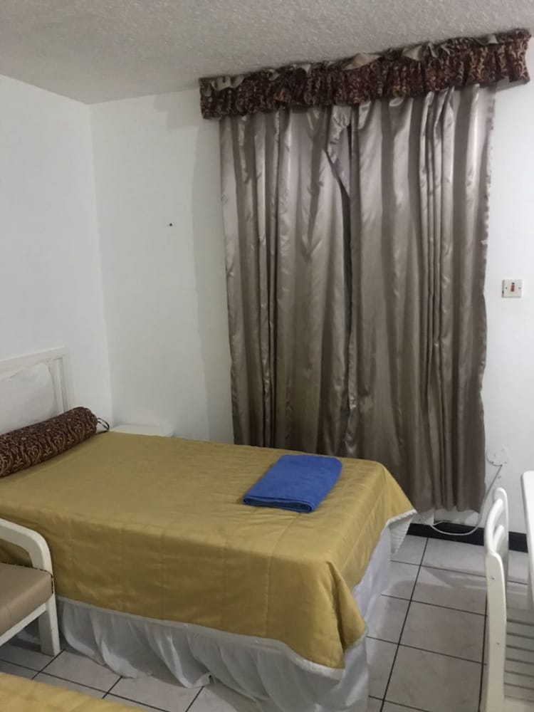 Ocho Rios Beach Apt At Sandcastles
