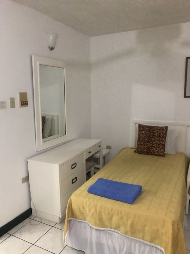 Ocho Rios Beach Apt At Sandcastles