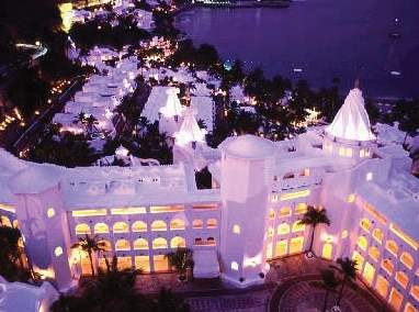 Hotel Las Hadas By Brisas