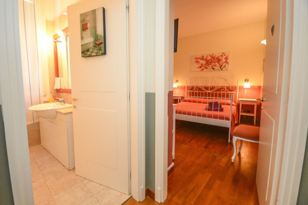 Like Romeo Suites