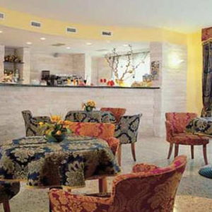 Sejur Warmth Hotel vacanta Roma