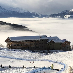 Hotel La Chance cazare Pila
