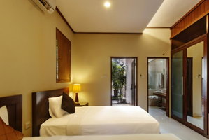 Hotel Yulia Beach Inn cazare Kuta