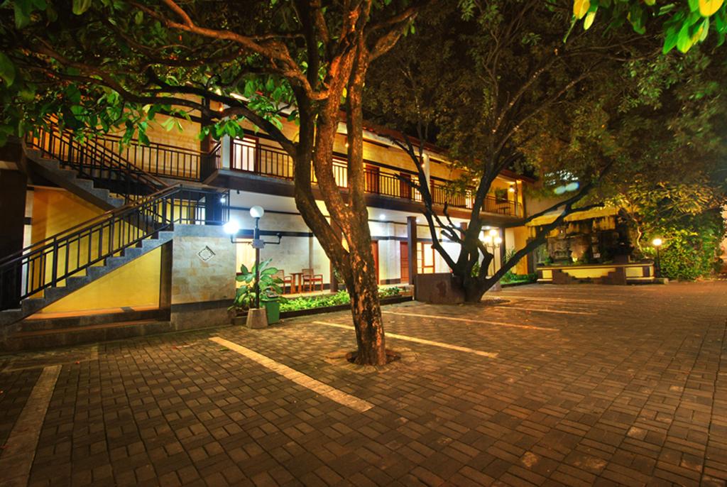 Yulia Beach Inn