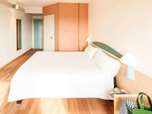 Hotel Ibis Roma Fiera cazare Roma