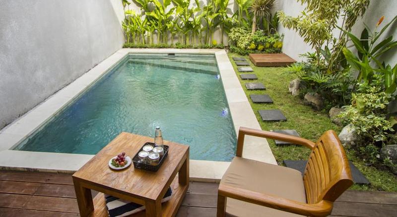 Delu Villas & Suites