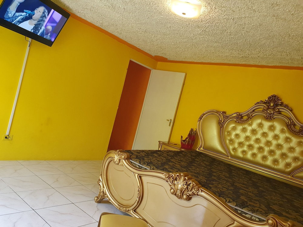 Hotel Xpress Vacations Lifestyle