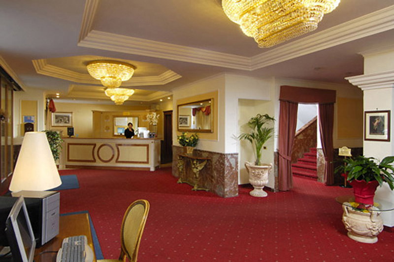 Club House Hotel