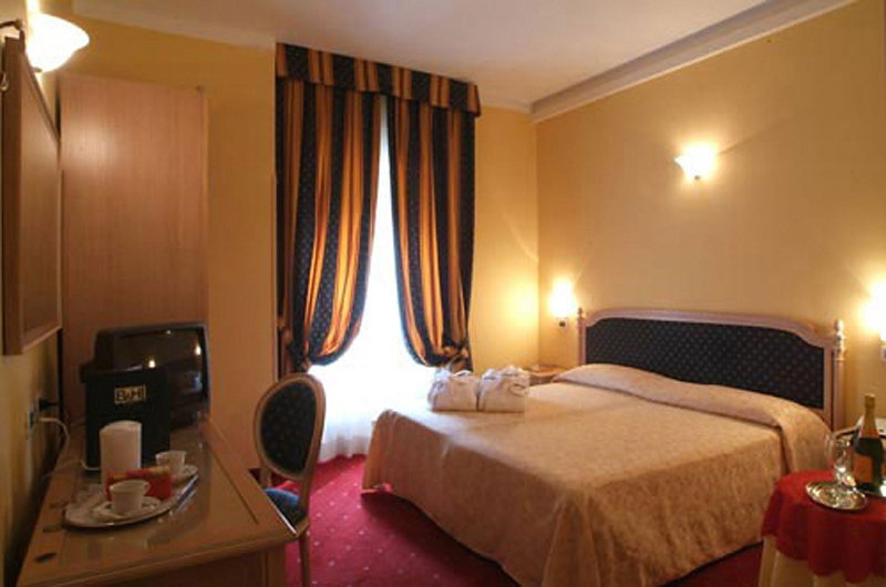 Club House Hotel