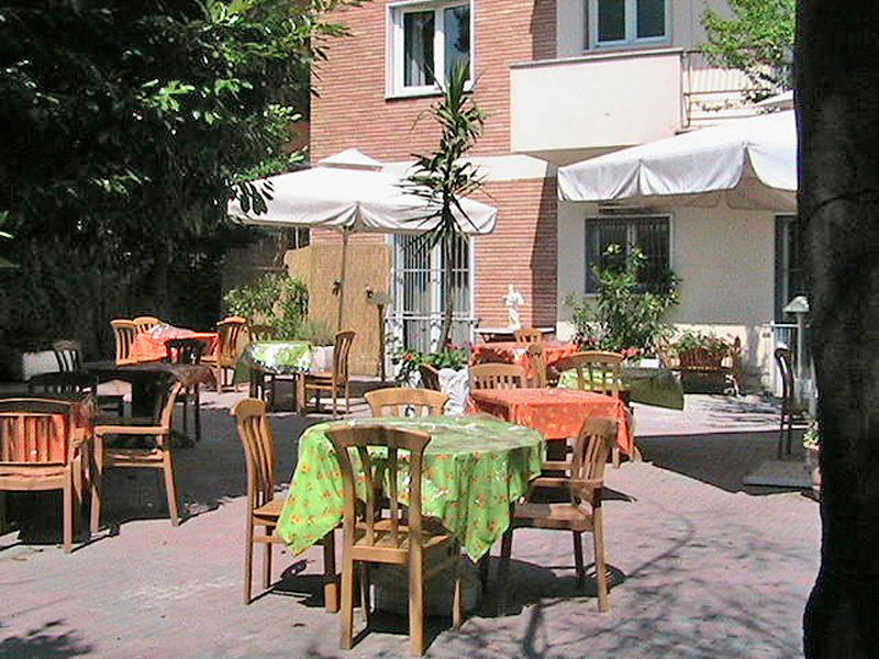 Club House Hotel