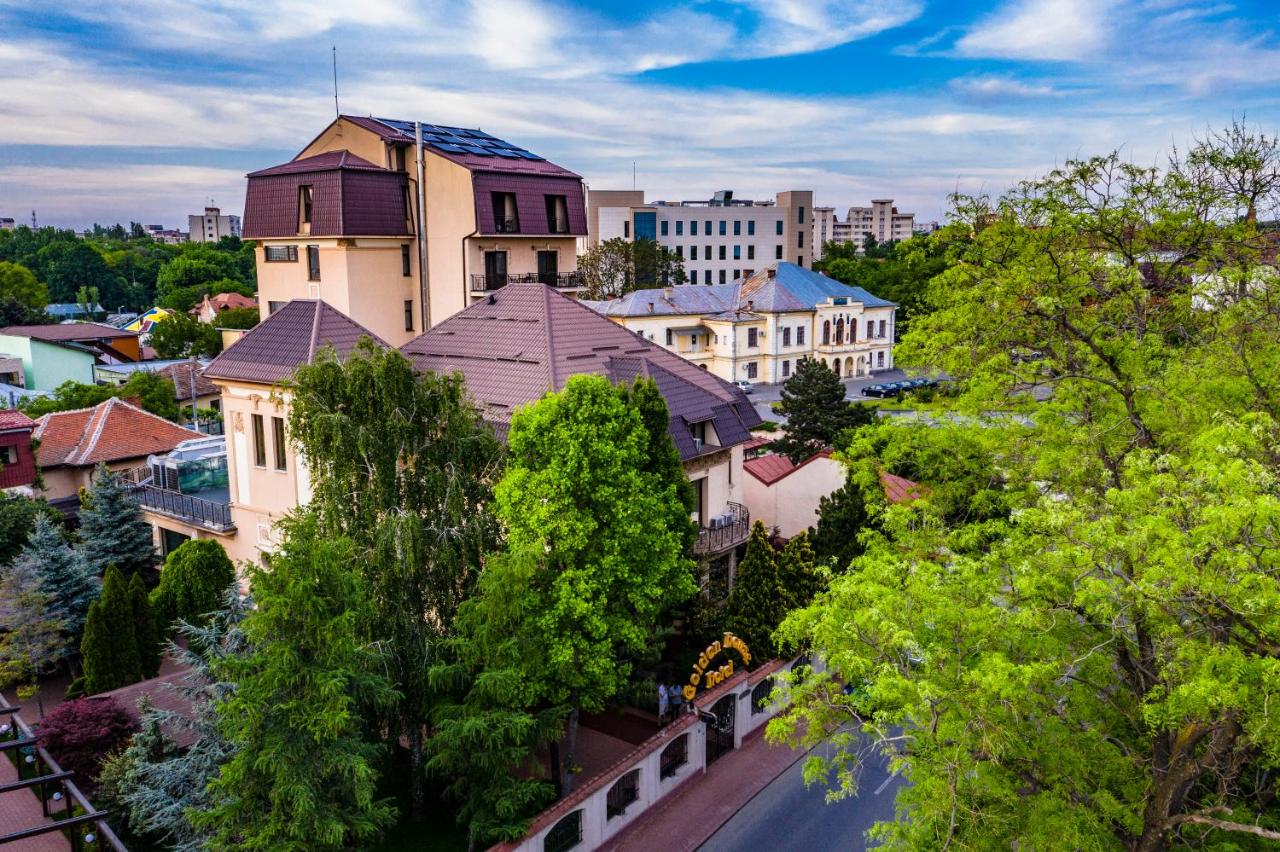 Hotel Golden House