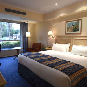 Hotel Holiday Inn Cordoba cazare Cordoba