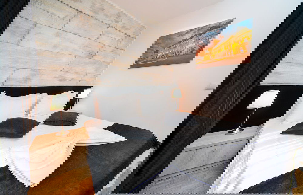 Bucharest Apartment Cismigiu Gardens