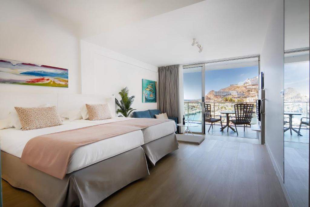 Aparthotel Morasol Suites