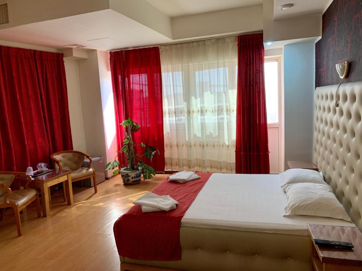 Hotel Funny Time
