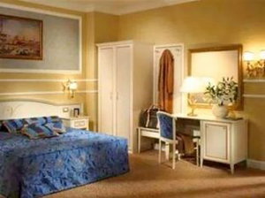 Hotel Cesar Palace - B&B cazare Roma
