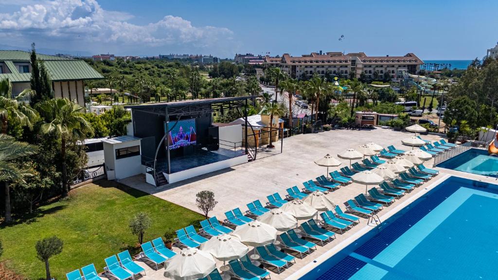 Side Aluna Hotel