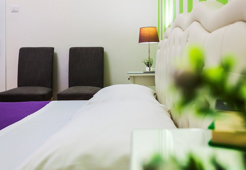 Hotel Bed And Breakfast Metropolis