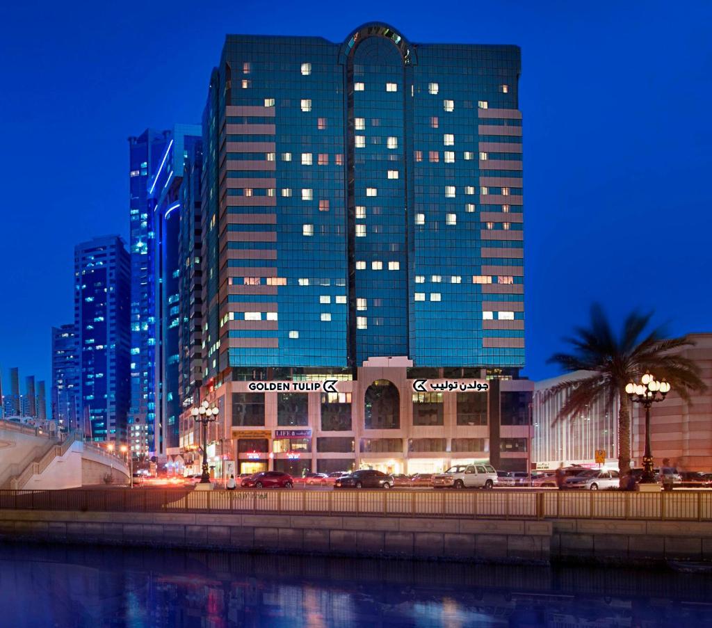 Hotel Golden Tulip Sharjah