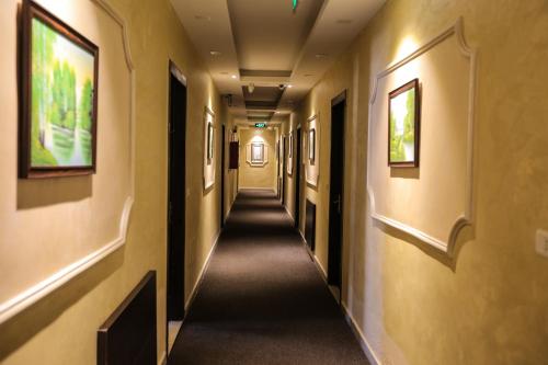 Lancaster Hotel Apartments-Gardens