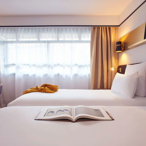 Sejur Mercure Paris Saint-Ouen vacanta Saint-Ouen