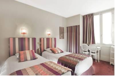 A L'hotel Des Roys