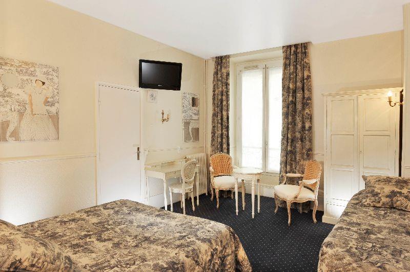 A L'hotel Des Roys