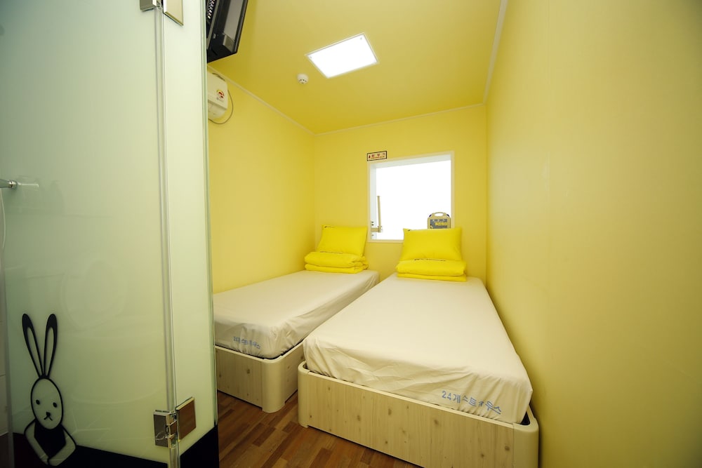 Hotel 24 Guesthouse Sinchon Avenue