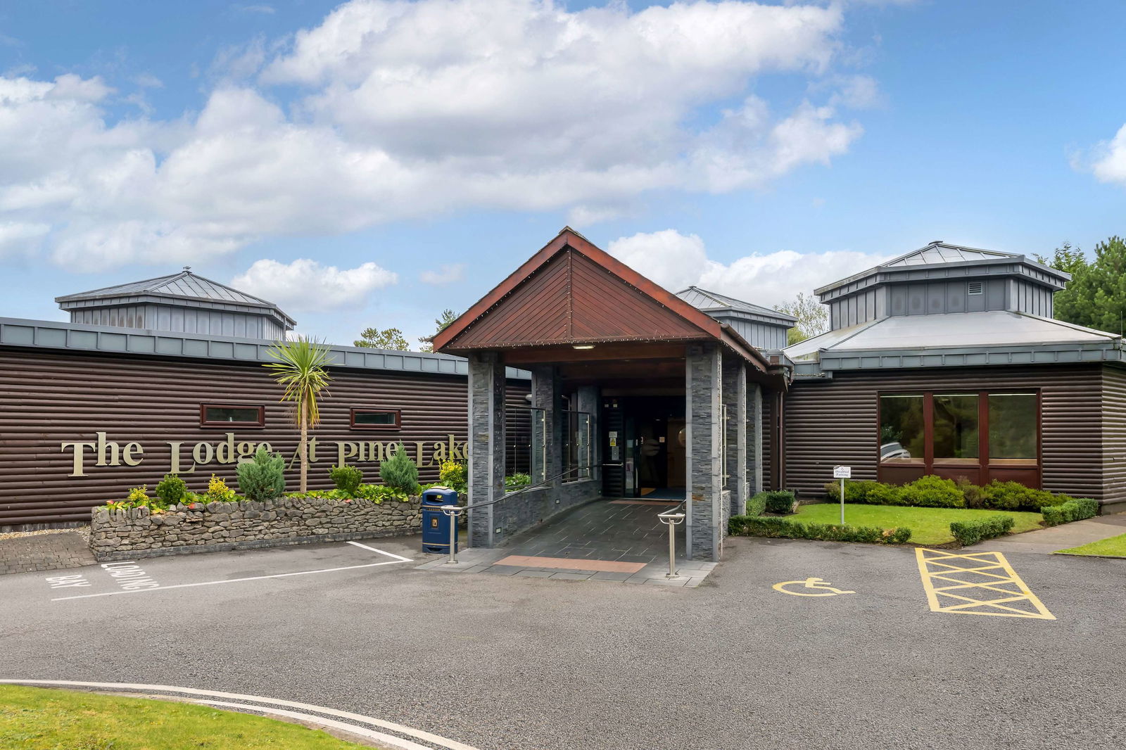 Hotel Pine Lake Resort