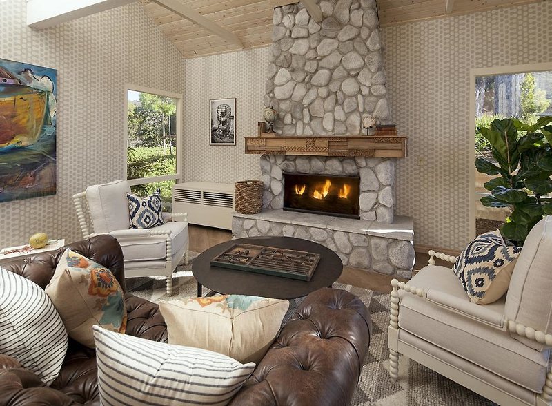 Hotel Spyglass Inn
