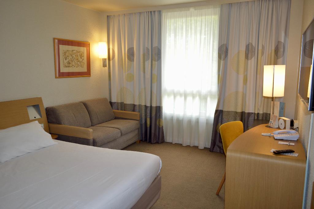 Hotel Novotel Aix En Provence Pont De L'Arc Fenouillères