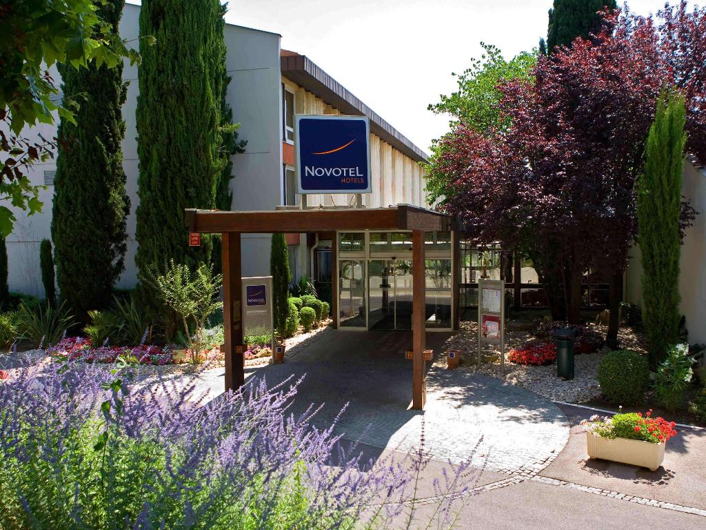 Novotel Aix En Provence Beaumanoir Les 3 Sautets