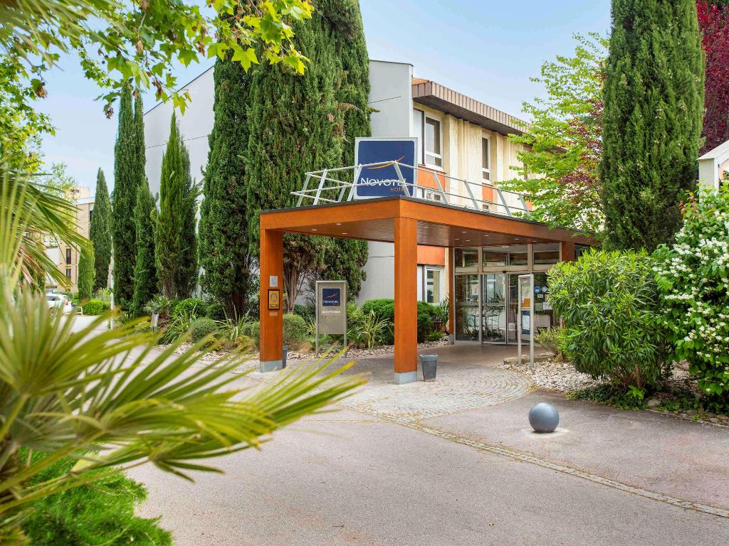 Novotel Aix En Provence Beaumanoir Les 3 Sautets
