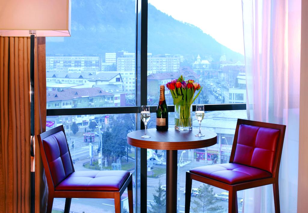 Central Plaza Hotel